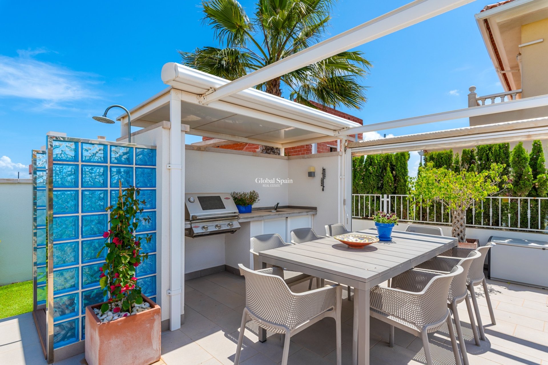 Resale - Villa -
CIUDAD QUESADA