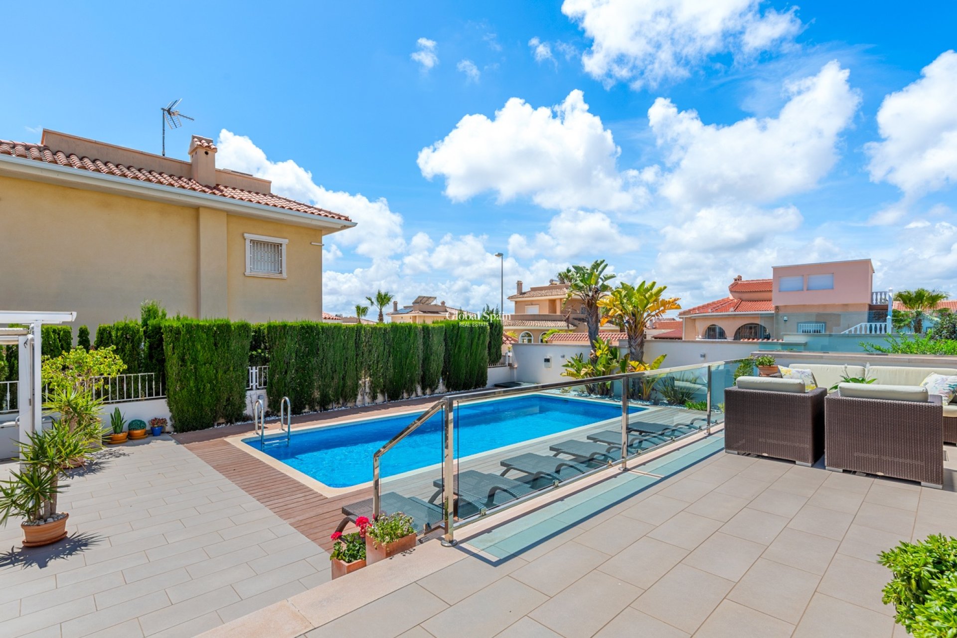 Resale - Villa -
CIUDAD QUESADA