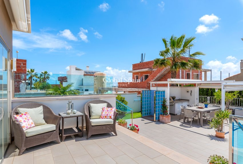 Resale - Villa -
CIUDAD QUESADA