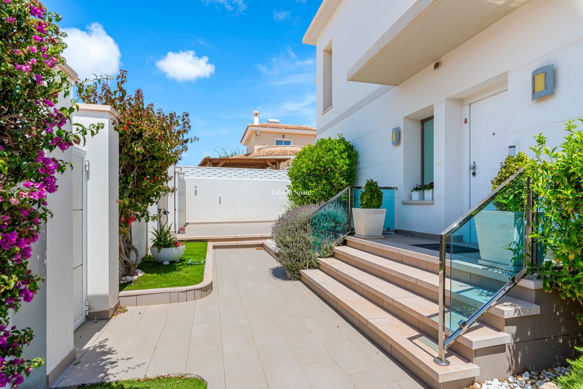 Resale - Villa -
CIUDAD QUESADA