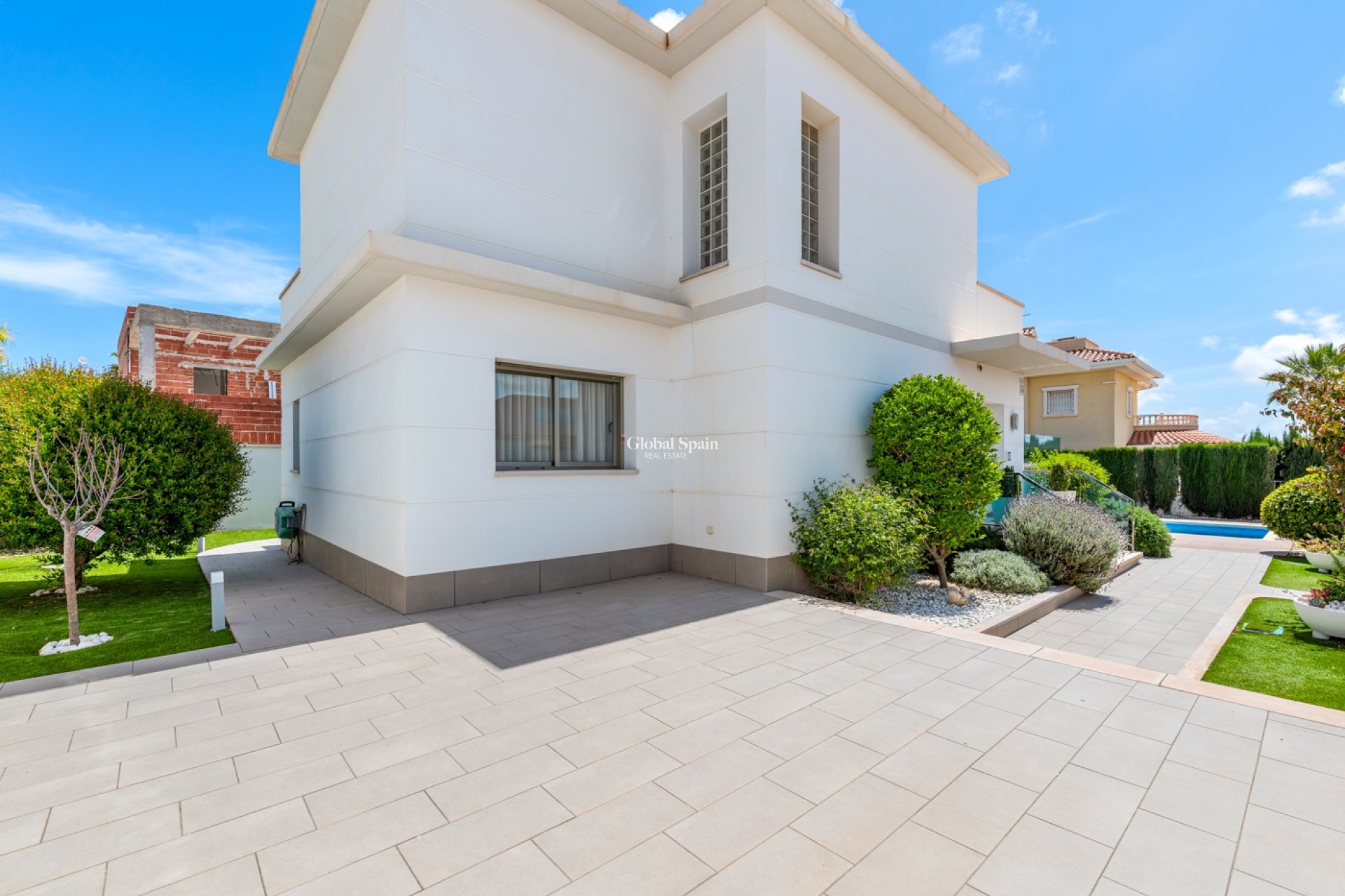 Resale - Villa -
CIUDAD QUESADA