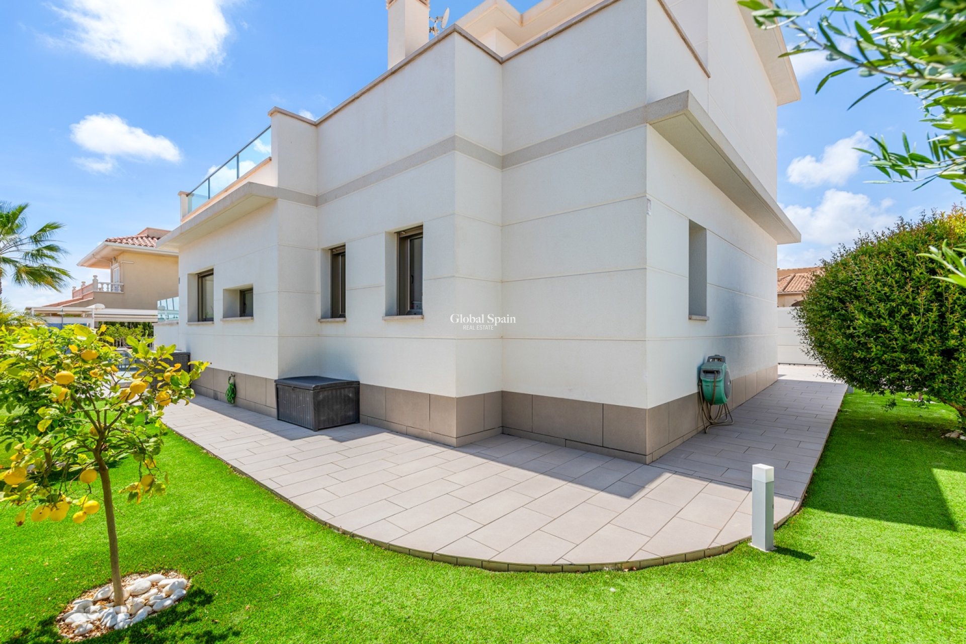 Resale - Villa -
CIUDAD QUESADA