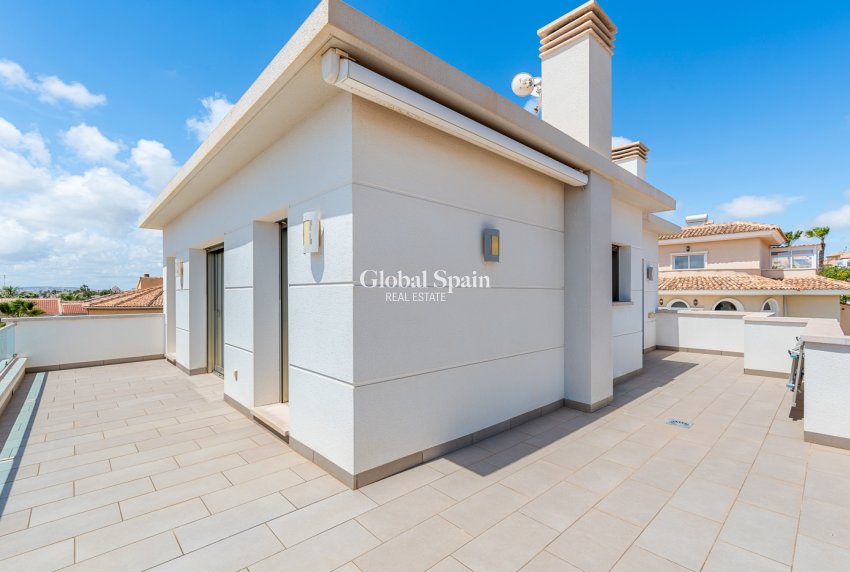 Resale - Villa -
CIUDAD QUESADA