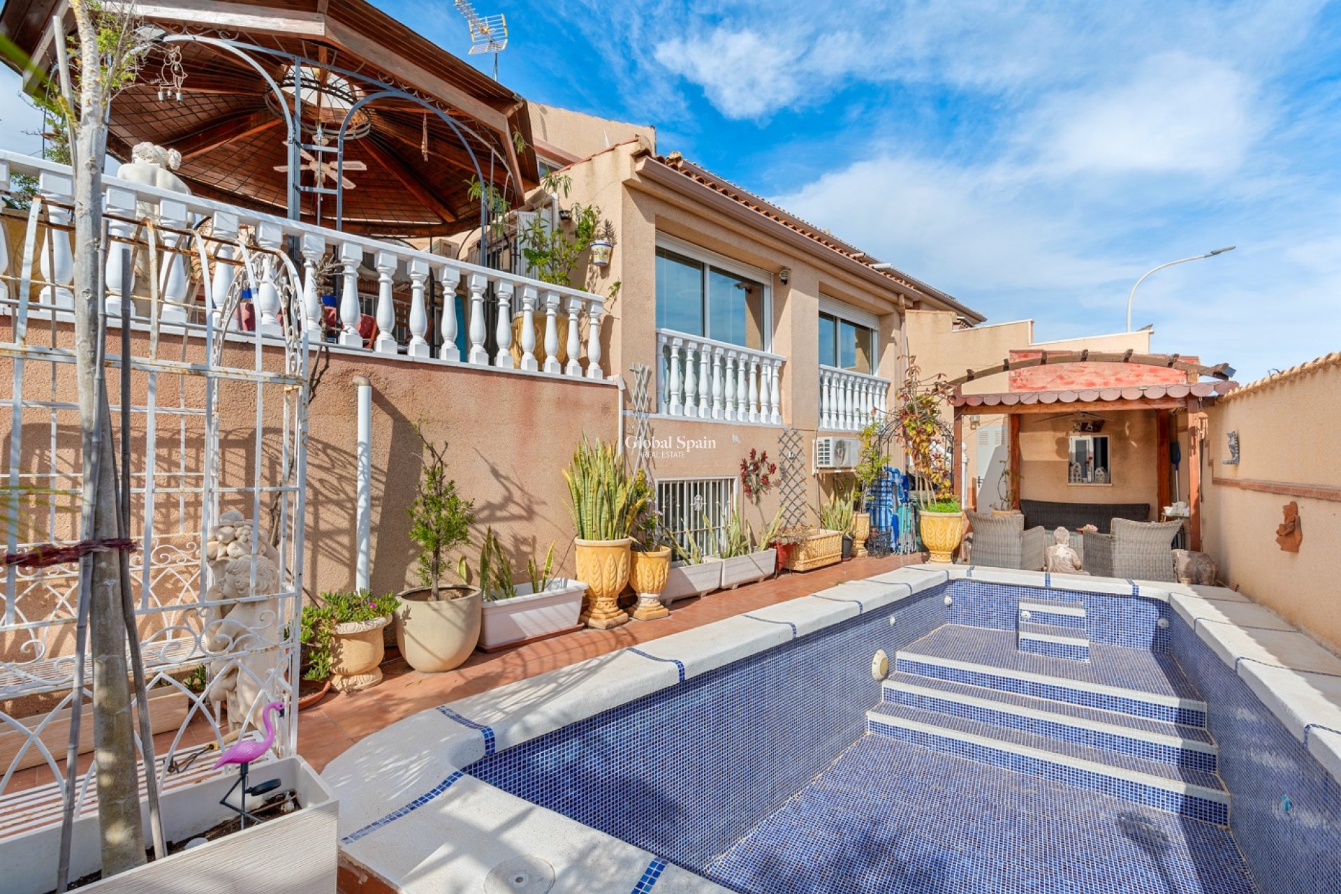 Resale - Villa -
CIUDAD QUESADA