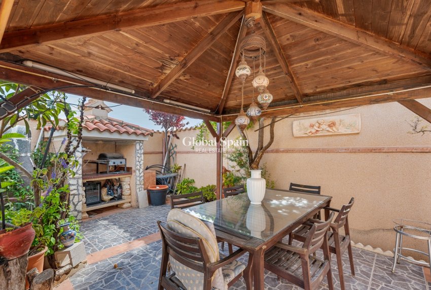 Resale - Villa -
CIUDAD QUESADA