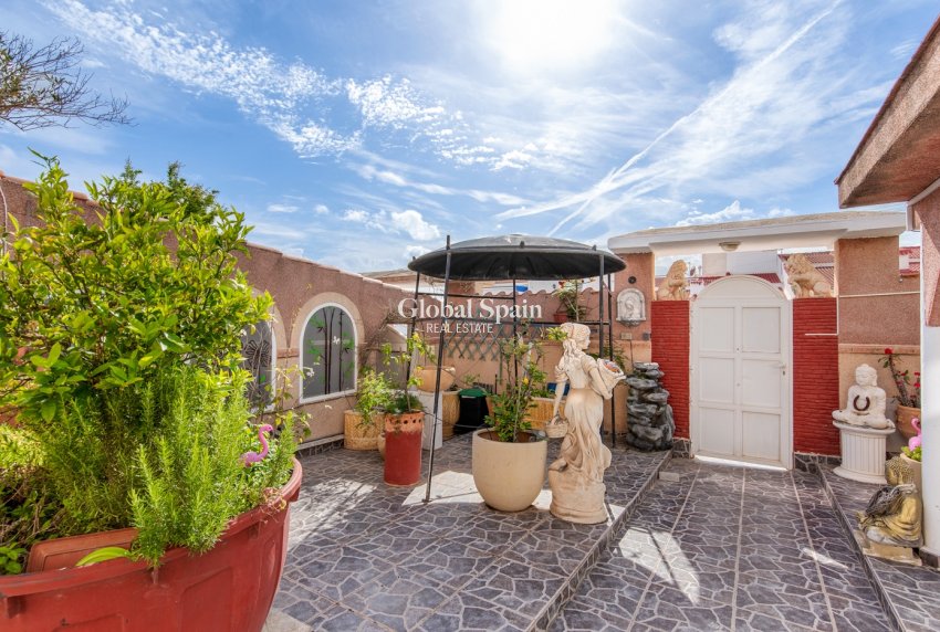 Resale - Villa -
CIUDAD QUESADA