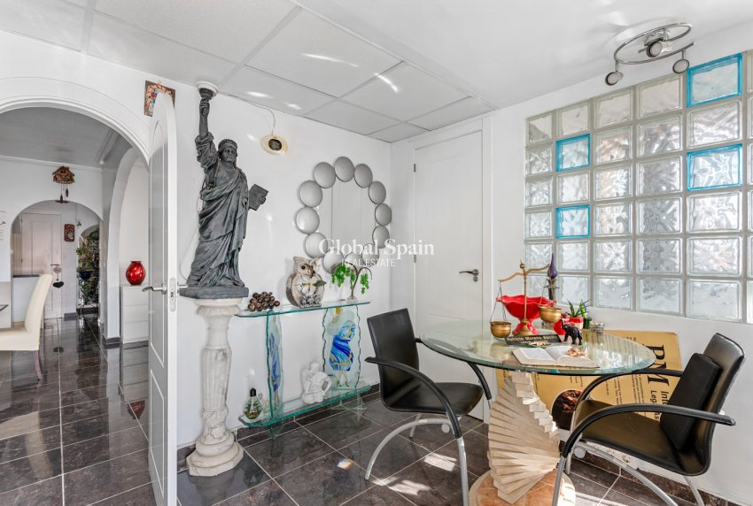 Resale - Villa -
CIUDAD QUESADA