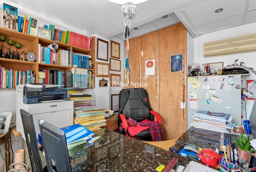 Resale - Villa -
CIUDAD QUESADA