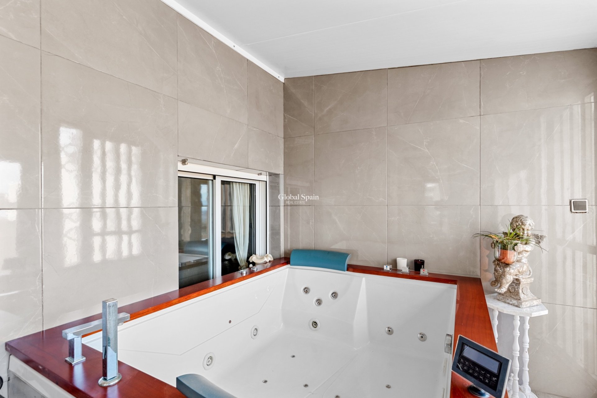 Resale - Villa -
CIUDAD QUESADA