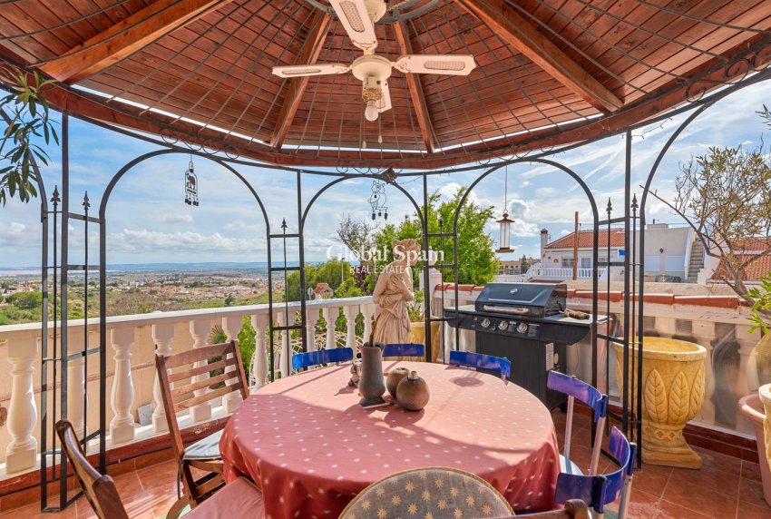 Resale - Villa -
CIUDAD QUESADA