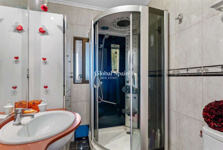 Resale - Villa -
CIUDAD QUESADA