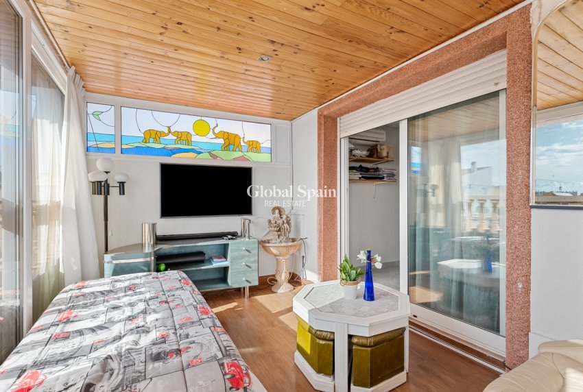 Resale - Villa -
CIUDAD QUESADA