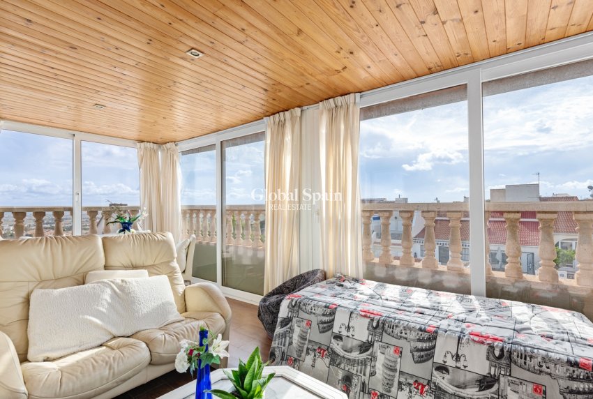 Resale - Villa -
CIUDAD QUESADA