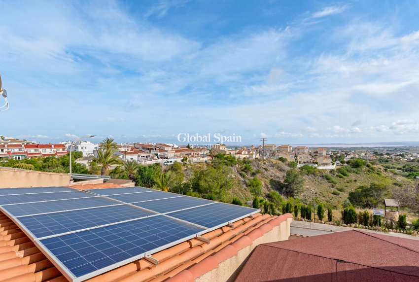 Resale - Villa -
CIUDAD QUESADA