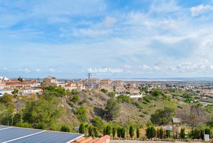 Resale - Villa -
CIUDAD QUESADA