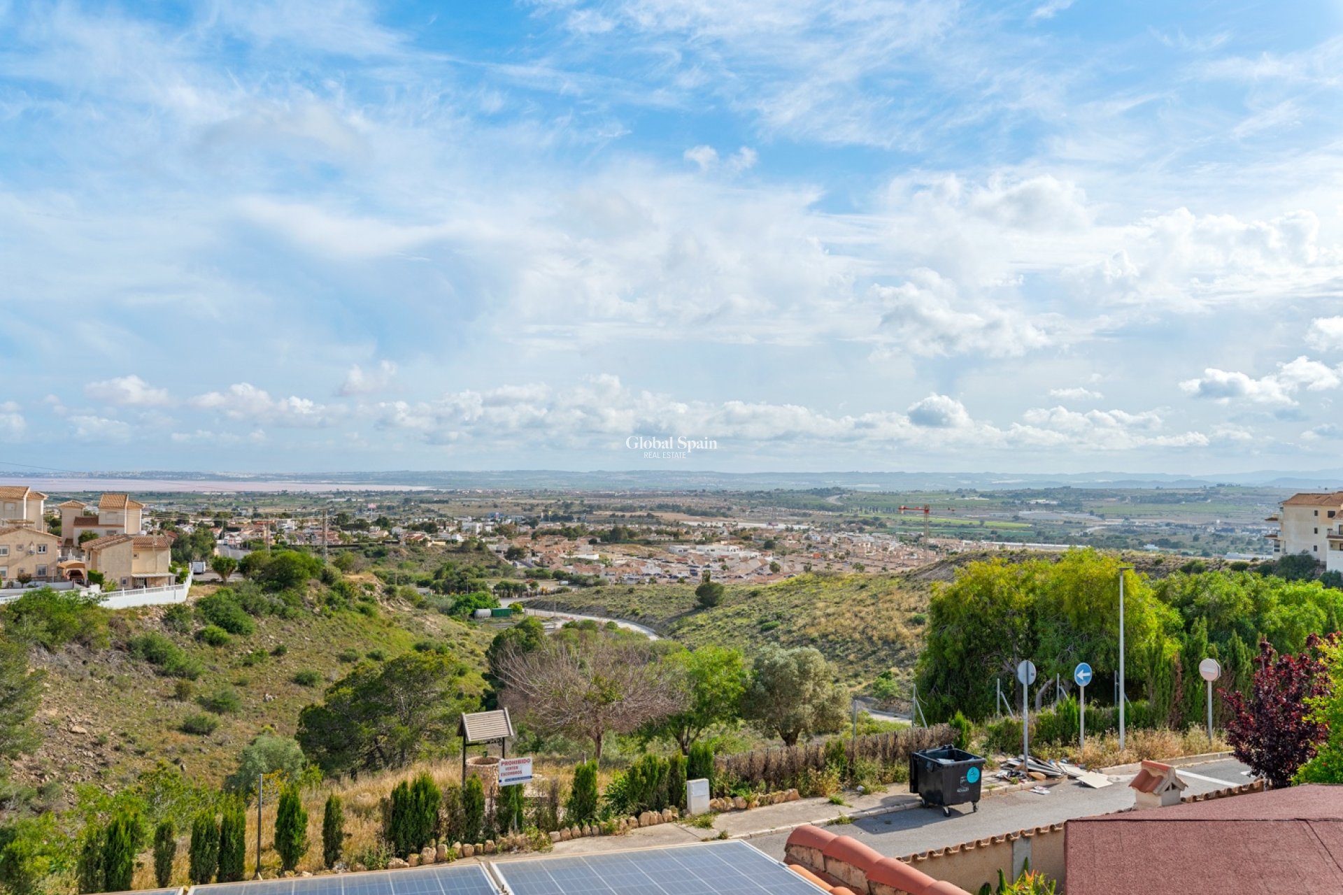 Resale - Villa -
CIUDAD QUESADA