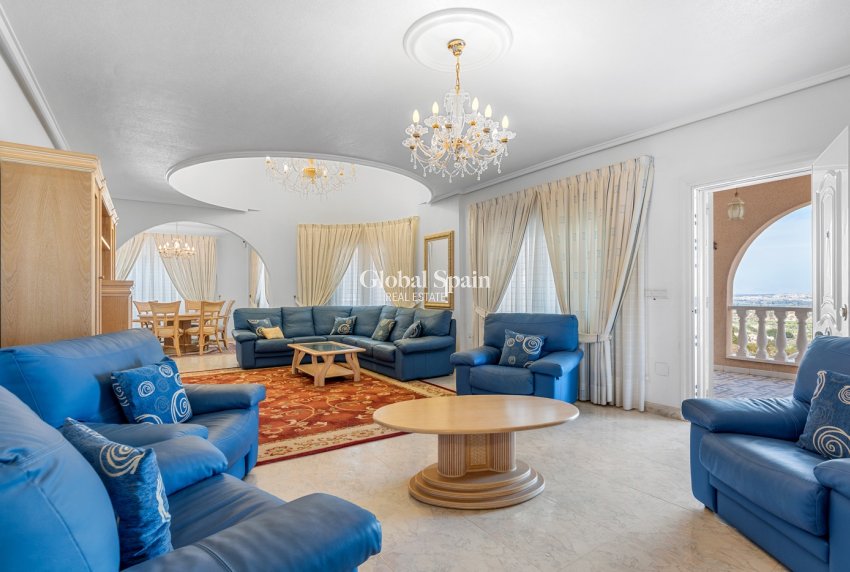 Resale - VILLA -
CIUDAD QUESADA