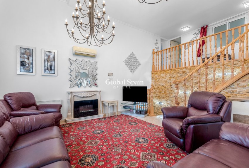 Resale - VILLA -
CIUDAD QUESADA