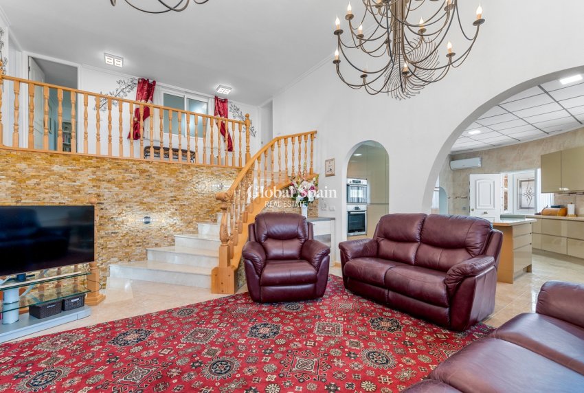 Resale - VILLA -
CIUDAD QUESADA