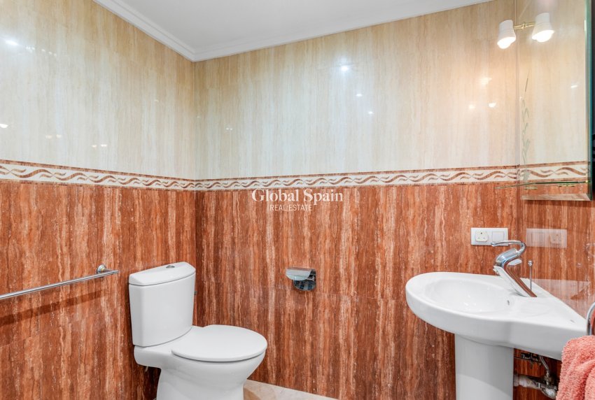 Resale - VILLA -
CIUDAD QUESADA