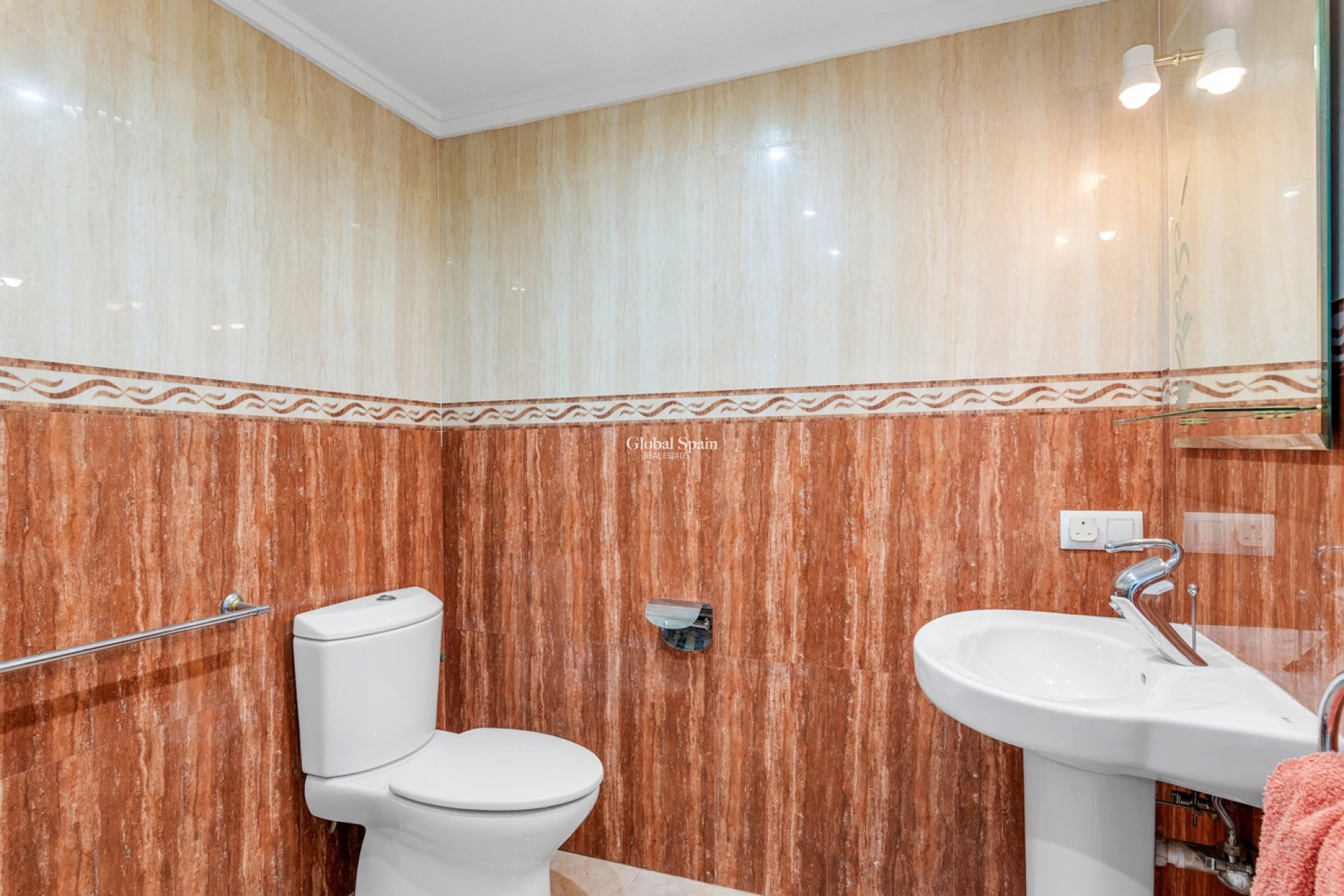 Resale - VILLA -
CIUDAD QUESADA