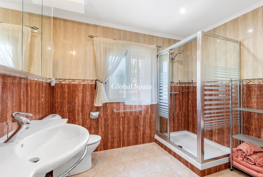 Resale - VILLA -
CIUDAD QUESADA