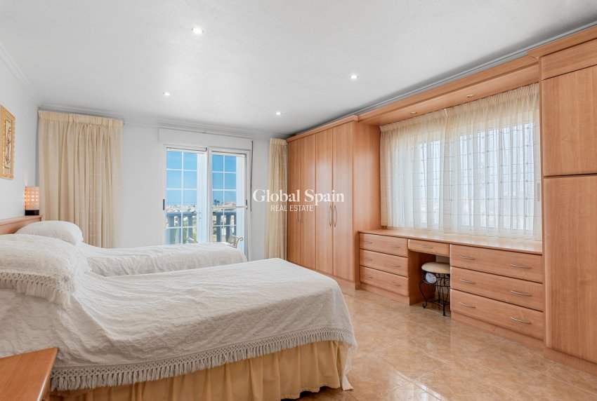 Resale - VILLA -
CIUDAD QUESADA