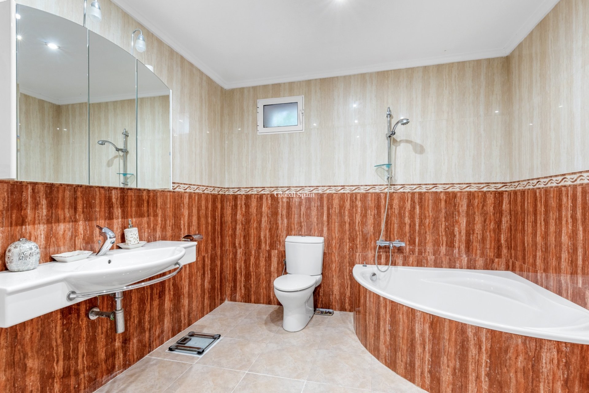 Resale - VILLA -
CIUDAD QUESADA