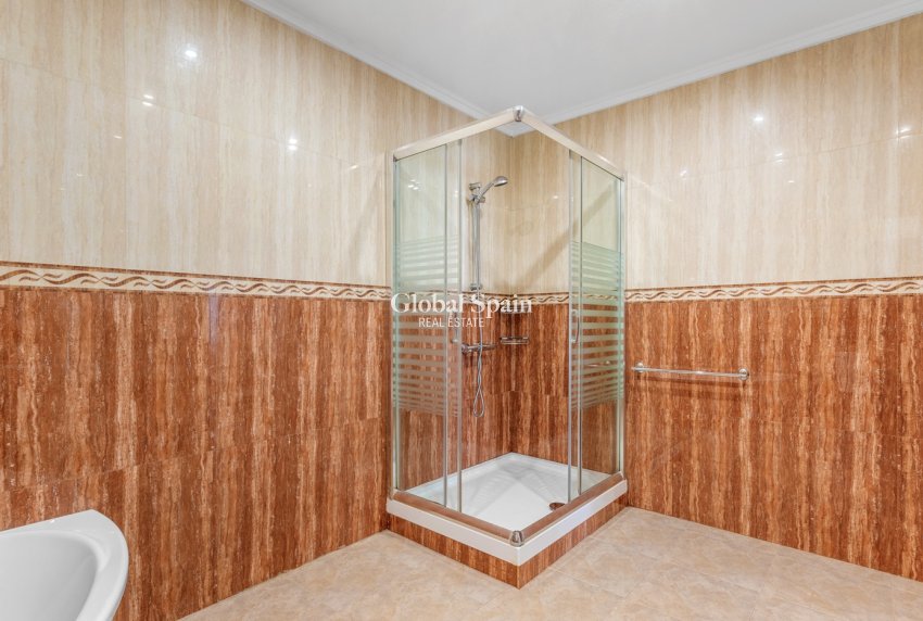 Resale - VILLA -
CIUDAD QUESADA