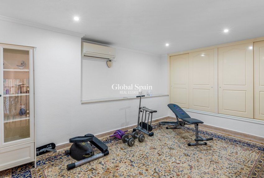 Resale - VILLA -
CIUDAD QUESADA