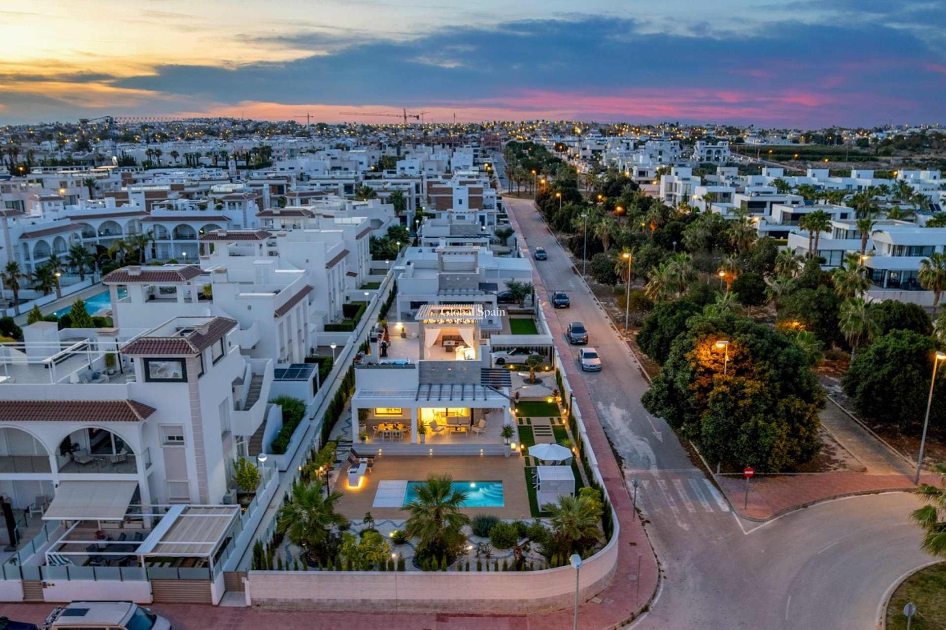 Resale - Villa -
CIUDAD QUESADA