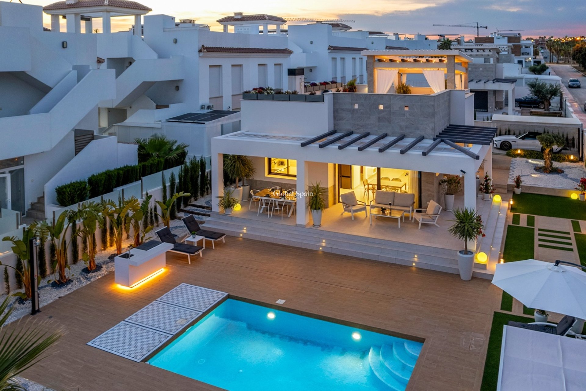 Resale - Villa -
CIUDAD QUESADA