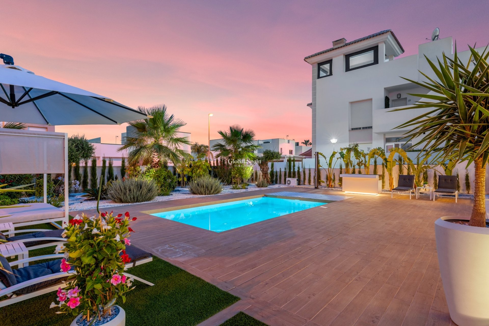 Resale - Villa -
CIUDAD QUESADA