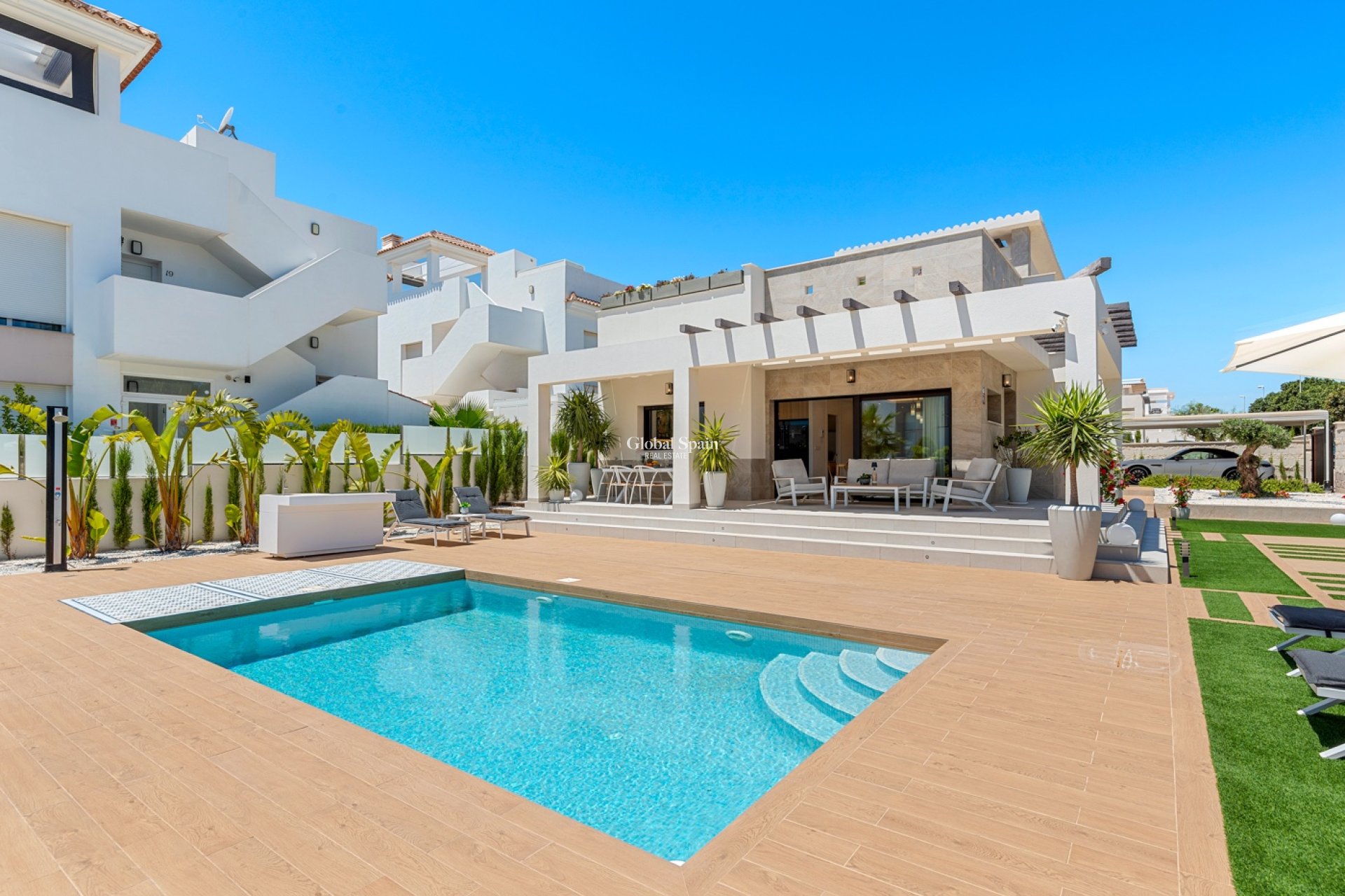 Resale - Villa -
CIUDAD QUESADA