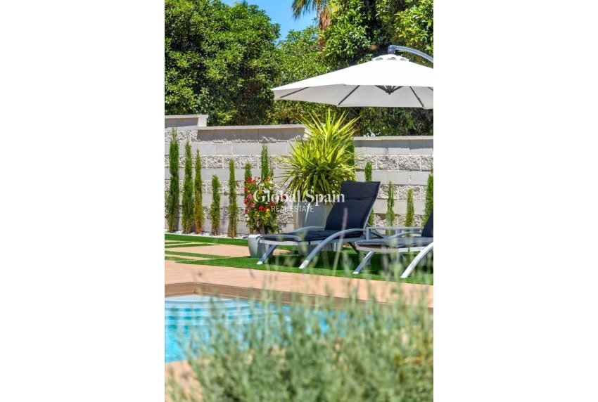 Resale - Villa -
CIUDAD QUESADA