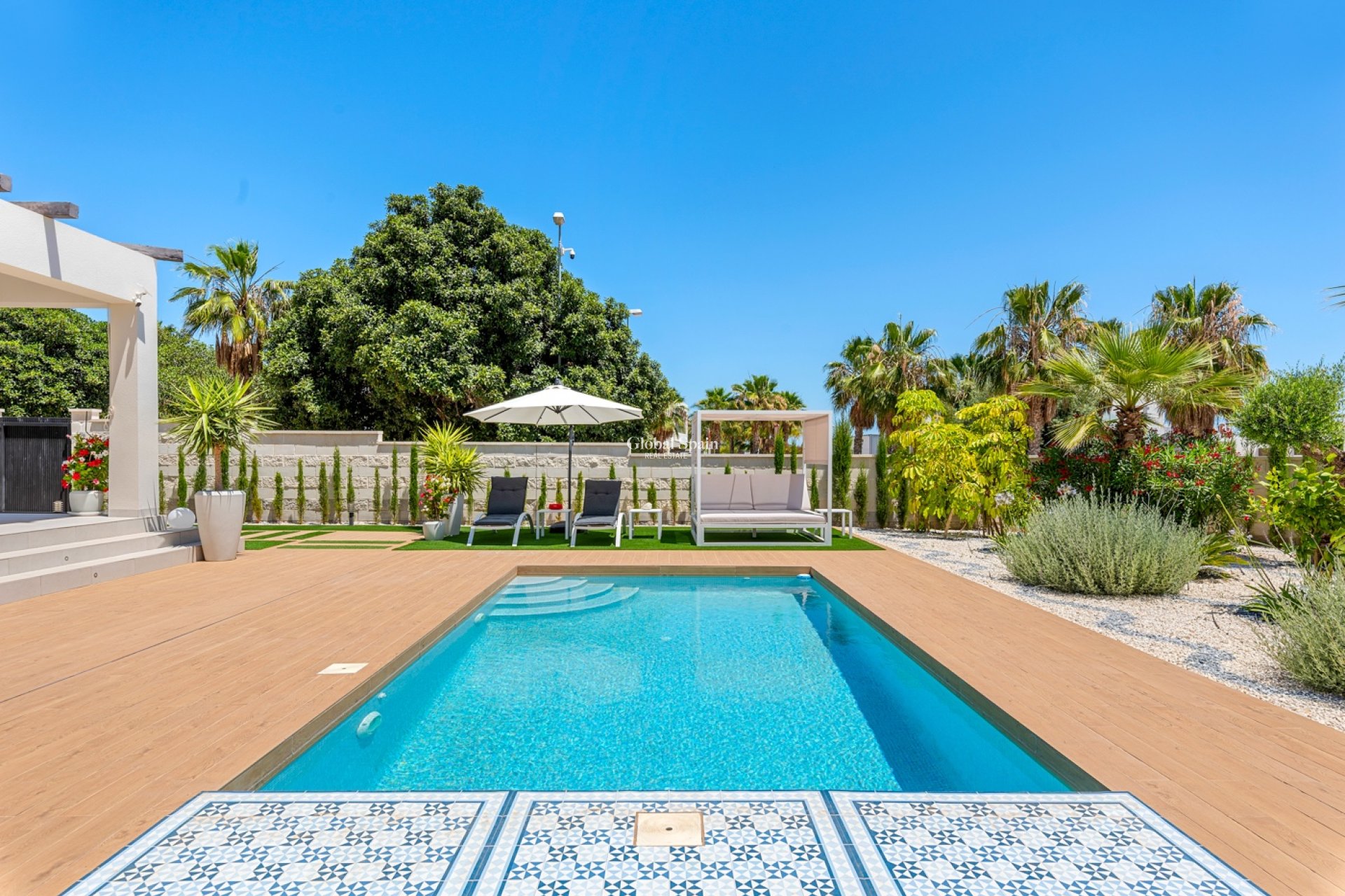 Resale - Villa -
CIUDAD QUESADA