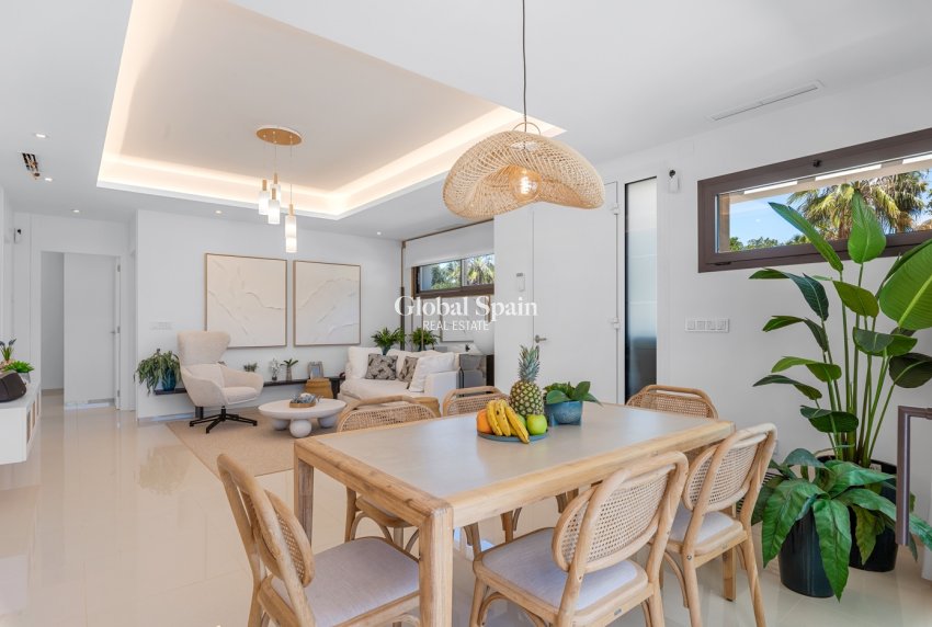 Resale - Villa -
CIUDAD QUESADA