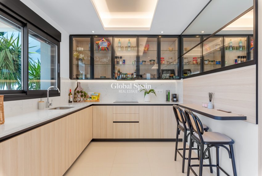 Resale - Villa -
CIUDAD QUESADA