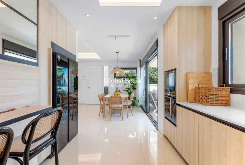 Resale - Villa -
CIUDAD QUESADA