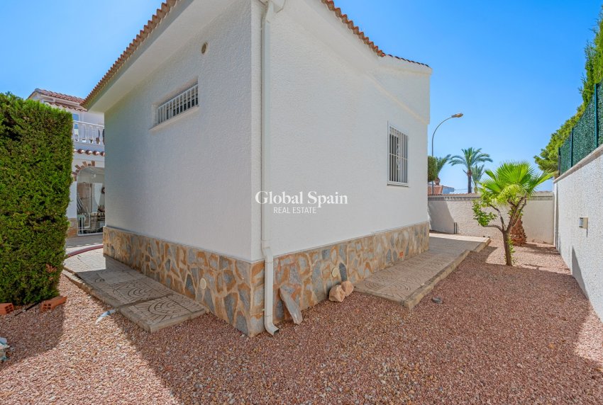 Resale - Villa -
CIUDAD QUESADA