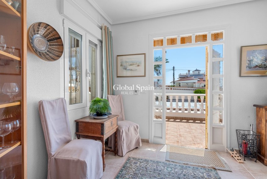 Resale - Villa -
CIUDAD QUESADA