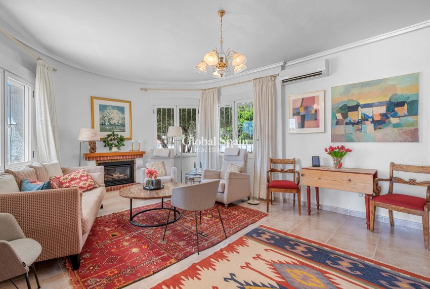 Resale - Villa -
CIUDAD QUESADA