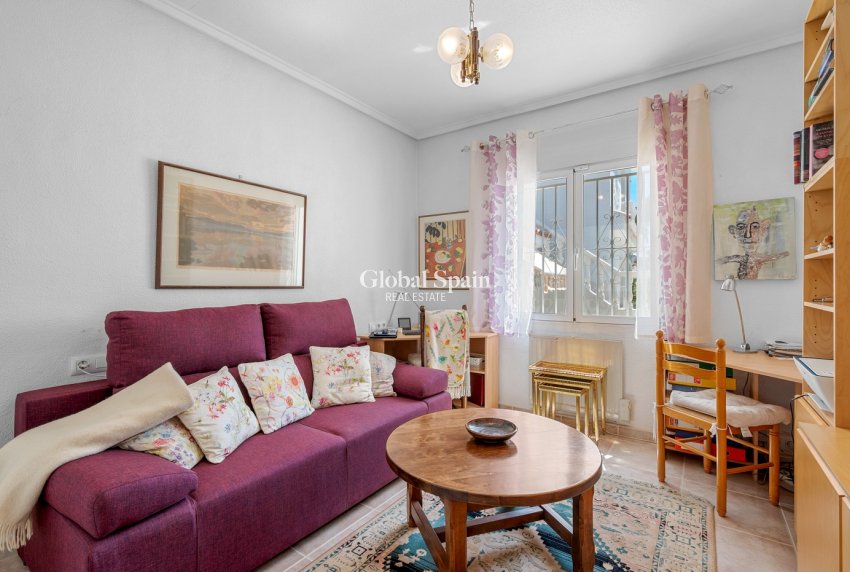 Resale - Villa -
CIUDAD QUESADA