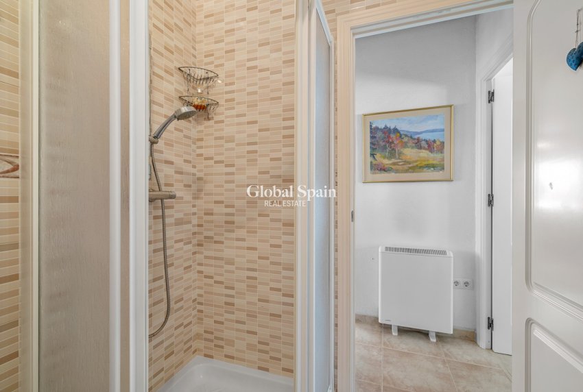 Resale - Villa -
CIUDAD QUESADA