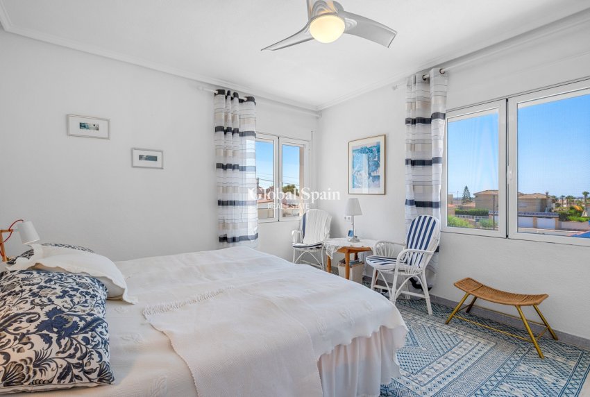 Resale - Villa -
CIUDAD QUESADA