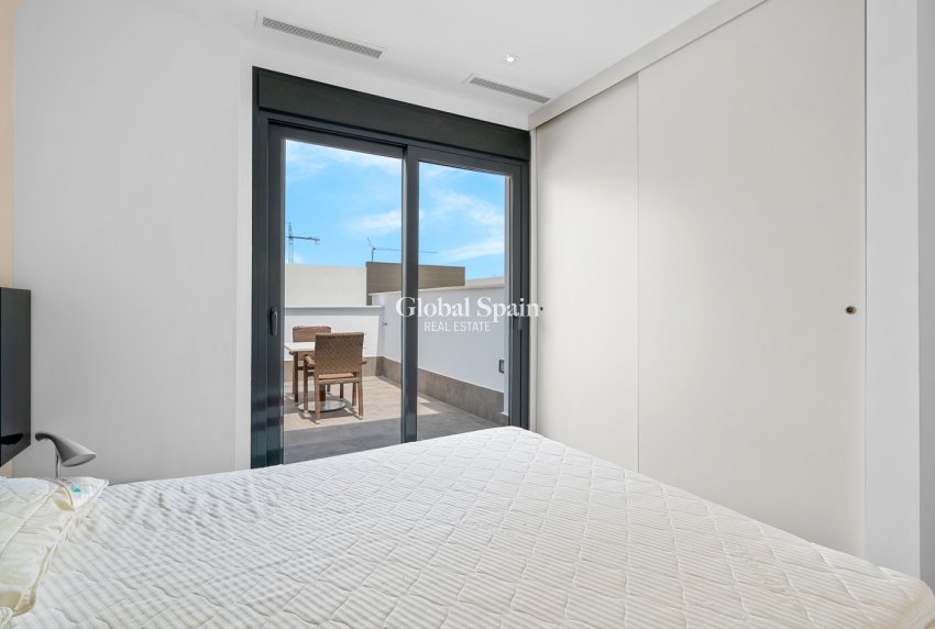 Resale - Villa -
CIUDAD QUESADA