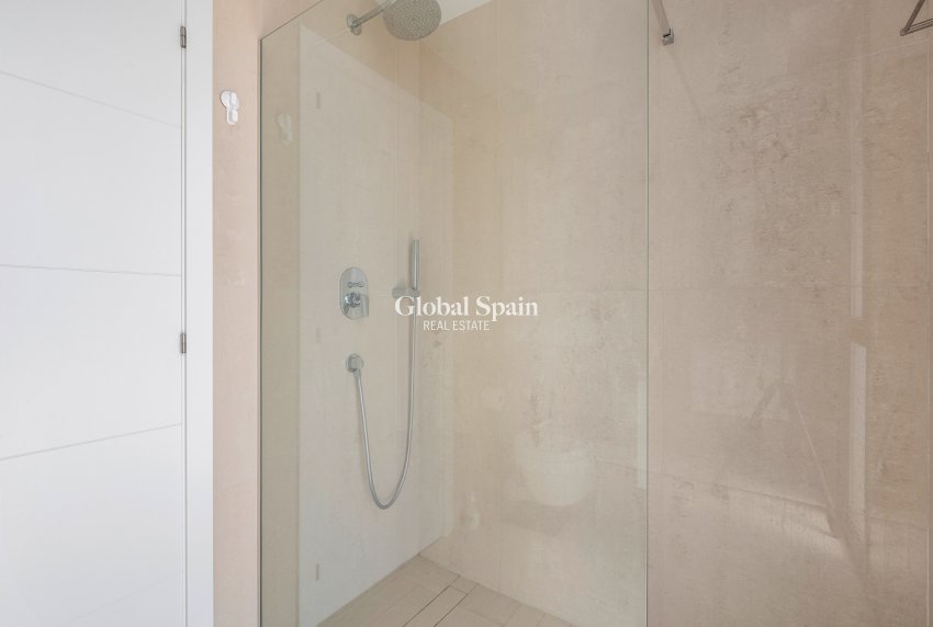 Resale - Villa -
CIUDAD QUESADA