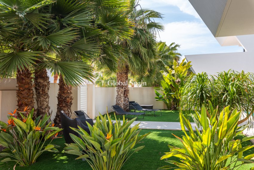 Resale - Villa -
CIUDAD QUESADA