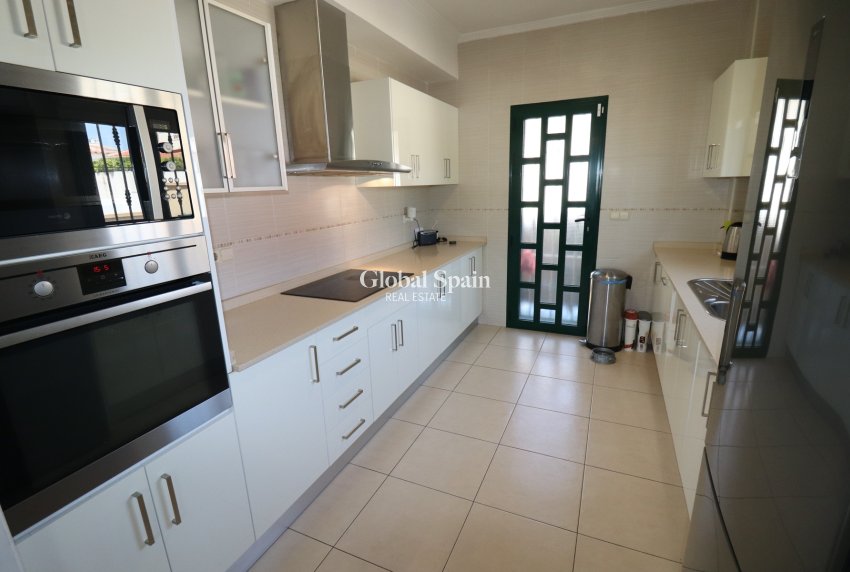 Resale - Villa -
CIUDAD QUESADA