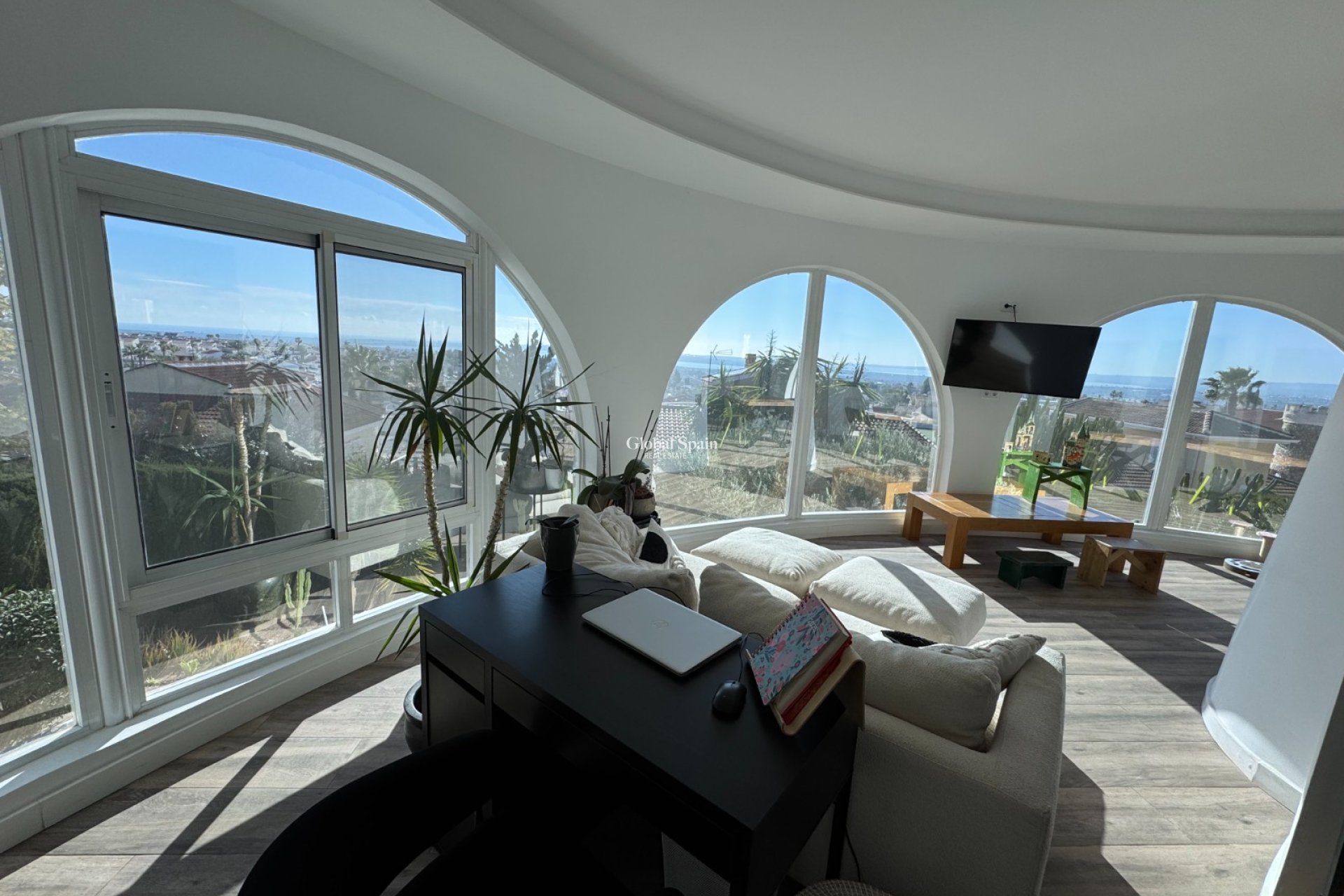 Resale - Villa -
CIUDAD QUESADA